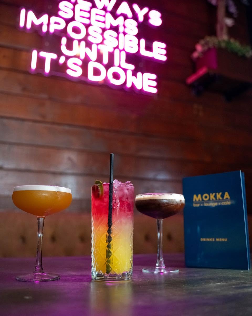 Cocktails & neon